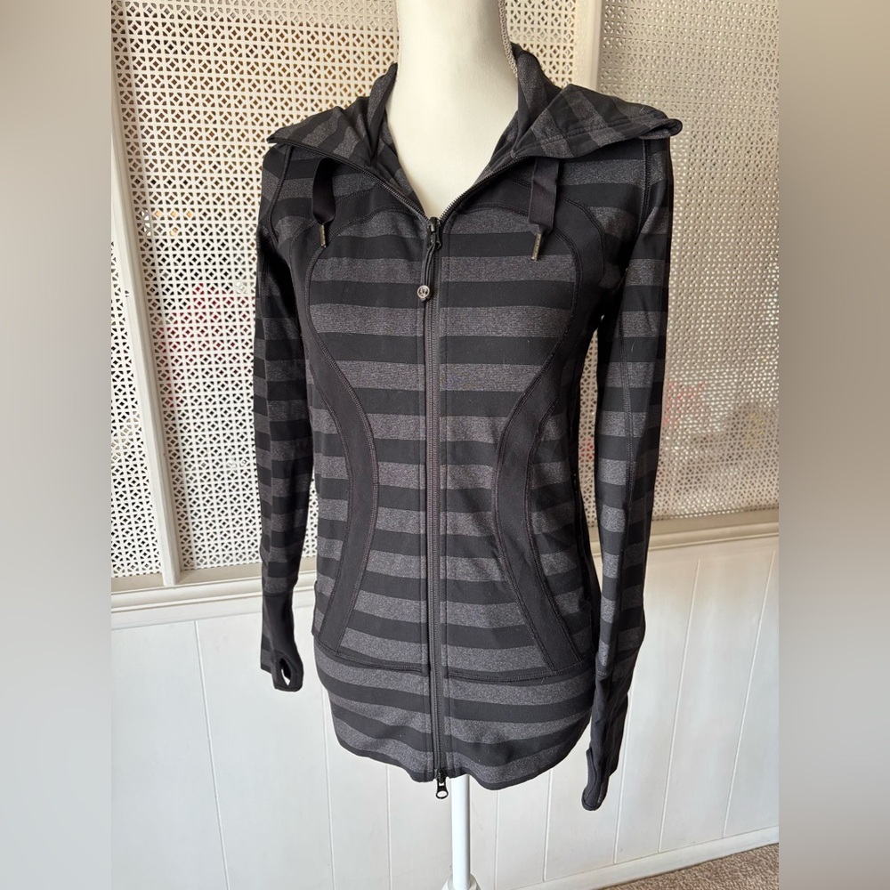 Women’s Lululemon Striped Stride Jacket Black & Grey